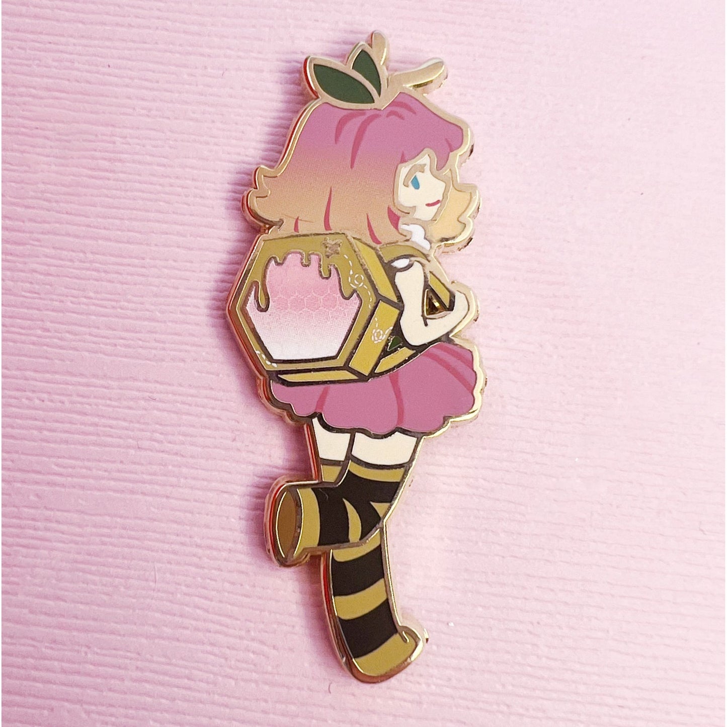 Momo enamel pin