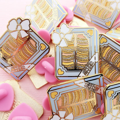 Pin Club #007 - March 2020 - White Day Macarons